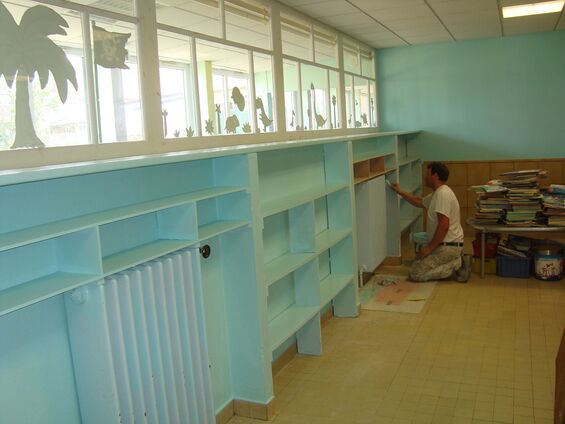 Travaux de peinture à l'école