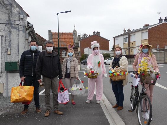 Distribution des oeufs de Pâques