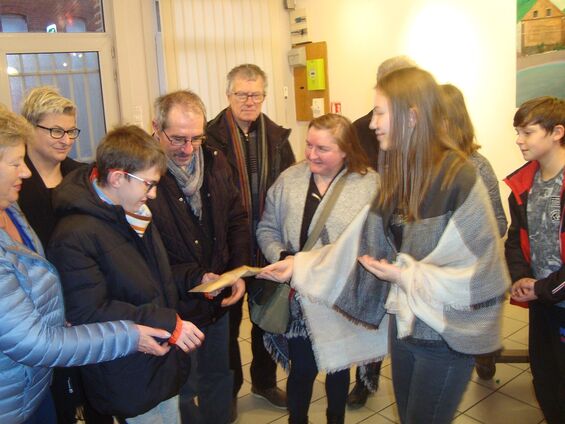 REMISE DE L' ARGENT DES TARTES AUX PAPILLONS BLANCS