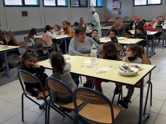 cantine intergénérationnelle