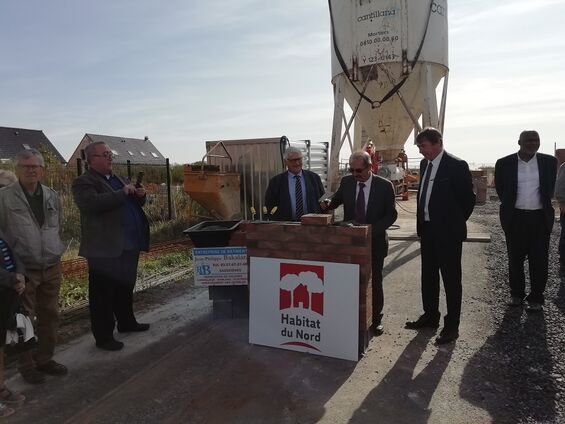 Pose de la 1ère Pierre rue du Moulin et ferme Centre Bourg