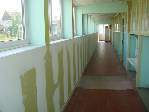 Travaux de peinture à l'école