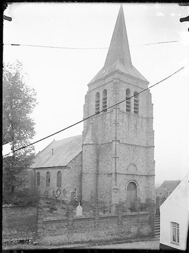 L'église avant la guerre 1914-1918, avec l'ancien cimetière